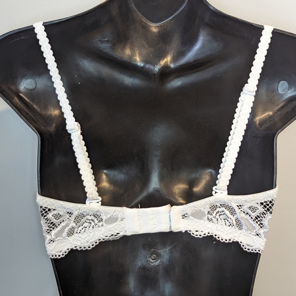 LA Vie En Rose white lace push up bra 34D - Picture 3 of 8